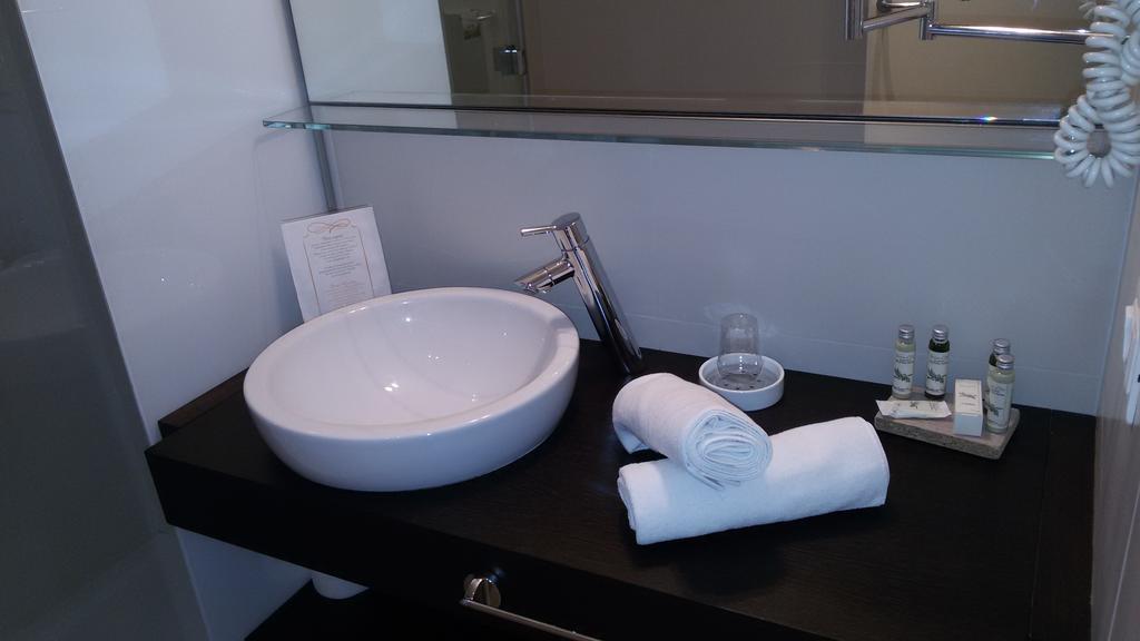 Relais Del Borgo Hotel & Spa 4 Stelle Staffolo Værelse billede
