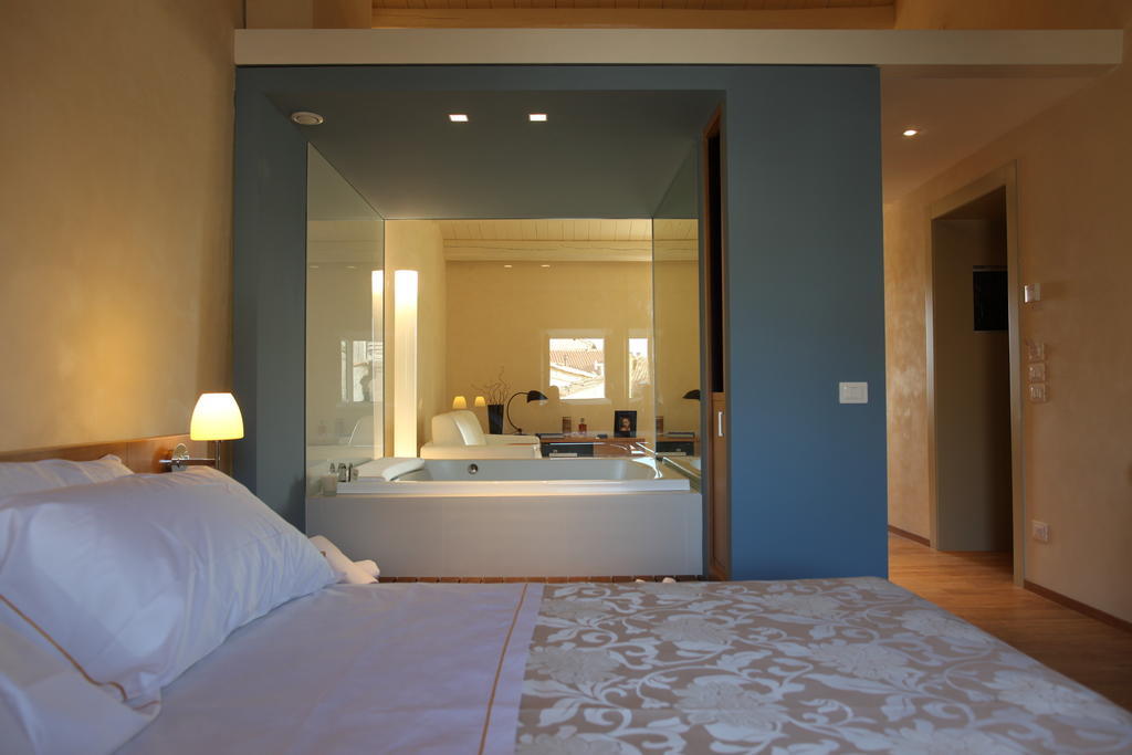 Relais Del Borgo Hotel & Spa 4 Stelle Staffolo Værelse billede